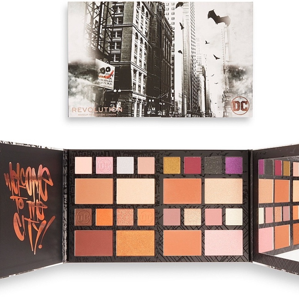 Batman Huge Eyeshadow Face Palette NIB